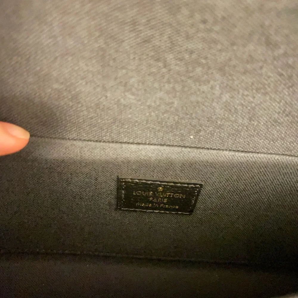 NEW Authentic Louis Vuitton FÉLICIE POCHETTE - Picture 3 of 4